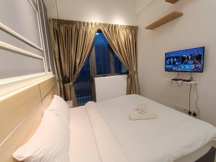 Appartamento Cl 27A Insta Klcc View & Infinity Pool View Kuala Lumpur Esterno foto