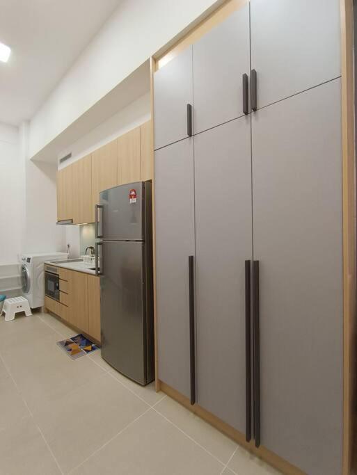 Appartamento Cl 27A Insta Klcc View & Infinity Pool View Kuala Lumpur Esterno foto