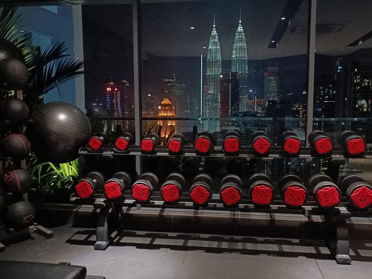 Appartamento Cl 27A Insta Klcc View & Infinity Pool View Kuala Lumpur Esterno foto