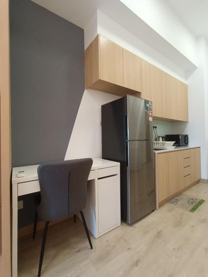 Appartamento Cl 27A Insta Klcc View & Infinity Pool View Kuala Lumpur Esterno foto