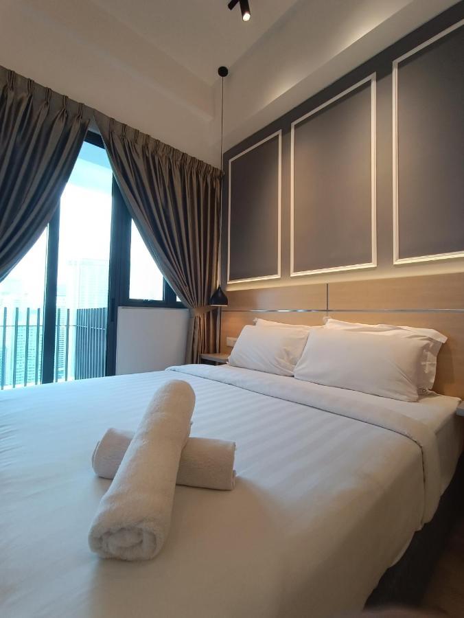 Appartamento Cl 27A Insta Klcc View & Infinity Pool View Kuala Lumpur Esterno foto