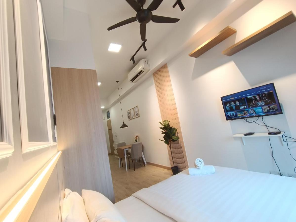 Appartamento Cl 27A Insta Klcc View & Infinity Pool View Kuala Lumpur Esterno foto